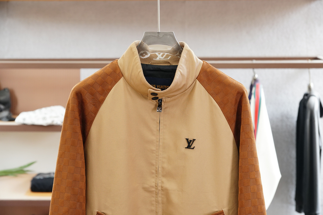 LV 路易威登/2025秋季夹克外套！今年的专柜新品帅酷爆款外套。时尚都市百搭款，今年必定超火爆款，特供