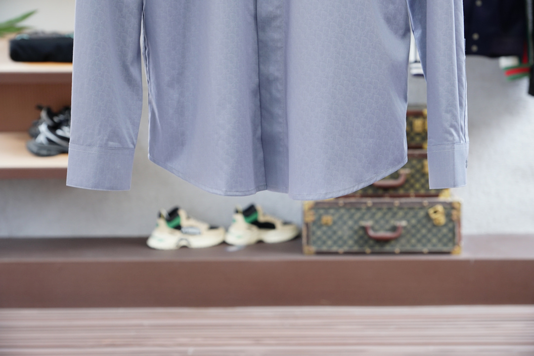 杰尼亚-2025 Fw秋冬新款系列🍂#长袖衬衣每年都会出这种经典款的单品，属于衣柜必备。日常通勤，休闲度