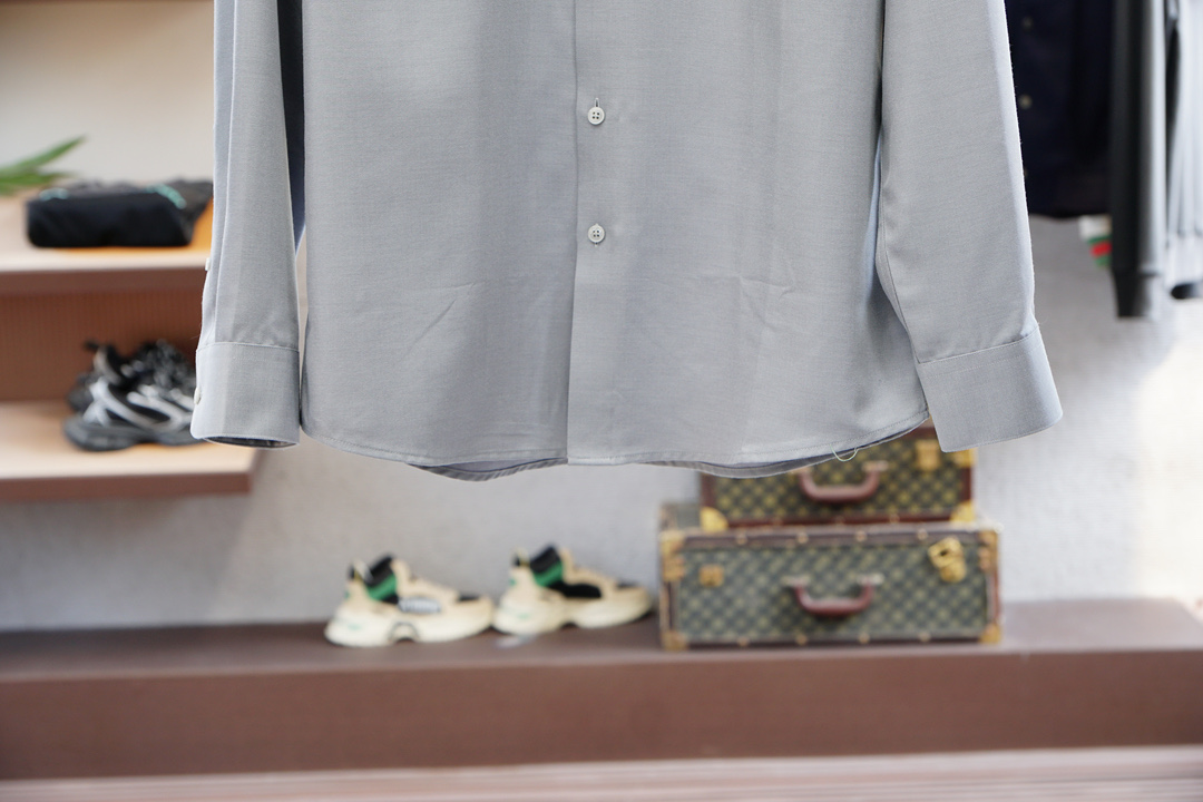 Hermes爱马仕-2025 Fw秋冬新款系列🍂#H圆形绣花标志三色长袖衬衣每年都会出这种经典款的单品，