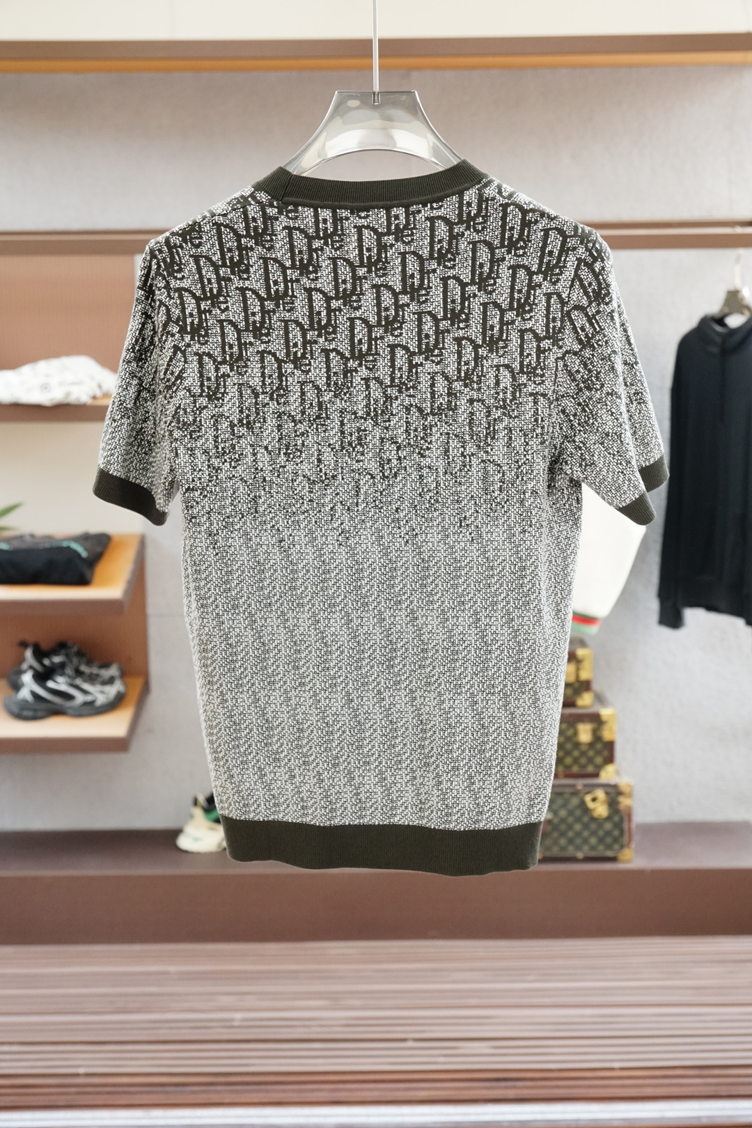 Dior迪奥-高级成衣 2025秋冬打底系列！熟男 轻熟男 最爱款式 最经典净色通勤百搭帅气的圆领短袖打