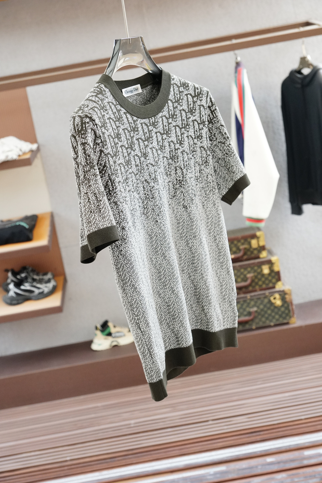 Dior迪奥-高级成衣 2025秋冬打底系列！熟男 轻熟男 最爱款式 最经典净色通勤百搭帅气的圆领短袖打