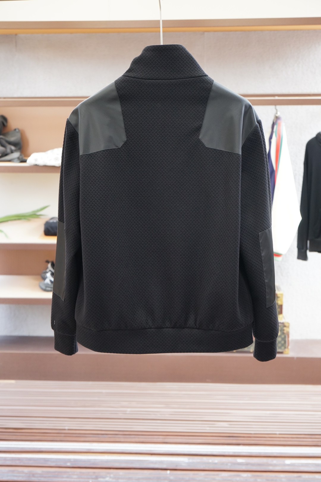 Prada 普拉达/25秋冬新款P家外套，男士涂珐琅三角徽标点缀翻领棒球服。上海恒隆柜台订单，官网同步发