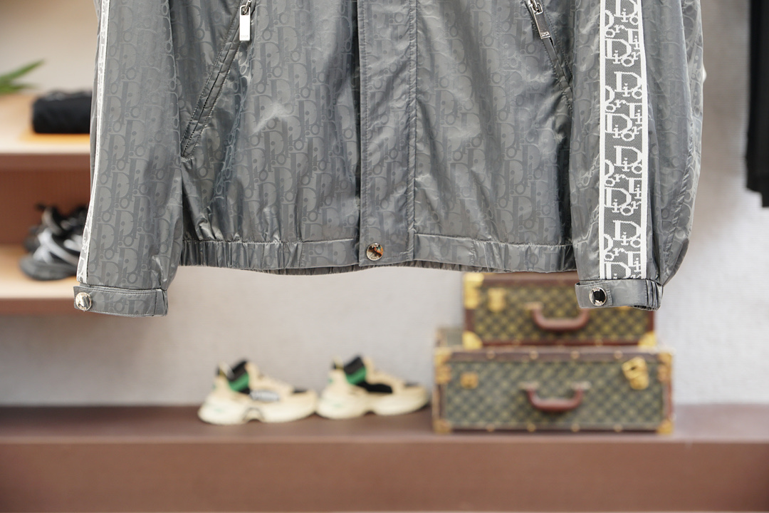 Dior迪奥-秋冬新款系列#🍂开启秋冬穿搭新玩法，秋冬新款外套2025最新系列，经典的100%聚酯纤维材