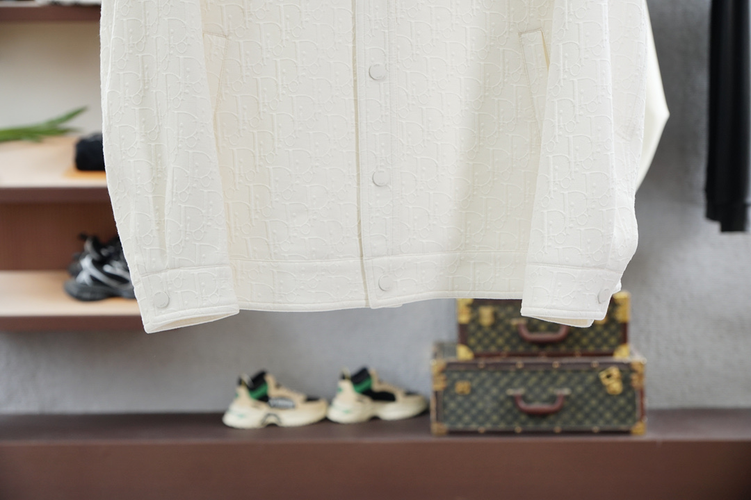 Dior迪奥/经典男士商务休闲小站领夹克外套.提花设计满满时尚感，颇具意大利典型风格的时装，贸易公司渠道