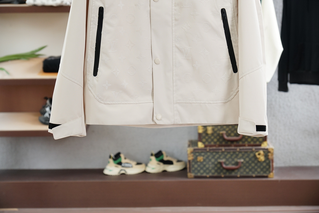 LV-LouisVuitton 路易威登 2025SS早春新品 暗纹提花连帽夹克。客供五金装饰辅料，面料