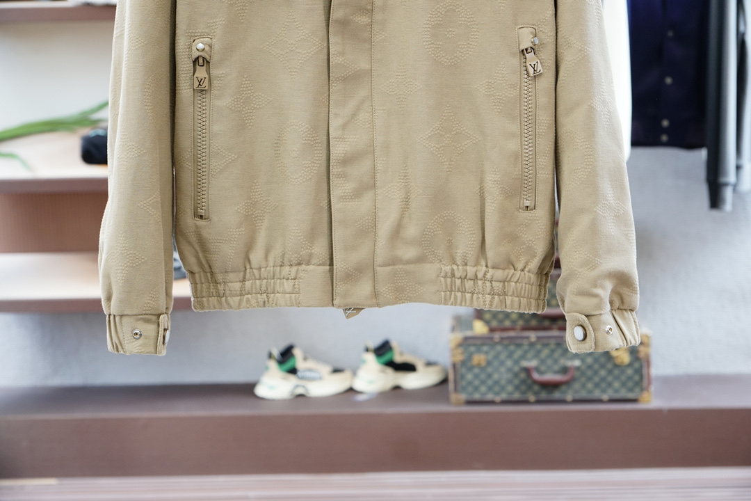 、Lv路意威登-意式重奢新品🔴系列戴帽夹克2025秋冬系列Lv-最新可拆卸夹克外套清爽的斜纹织布，多重混