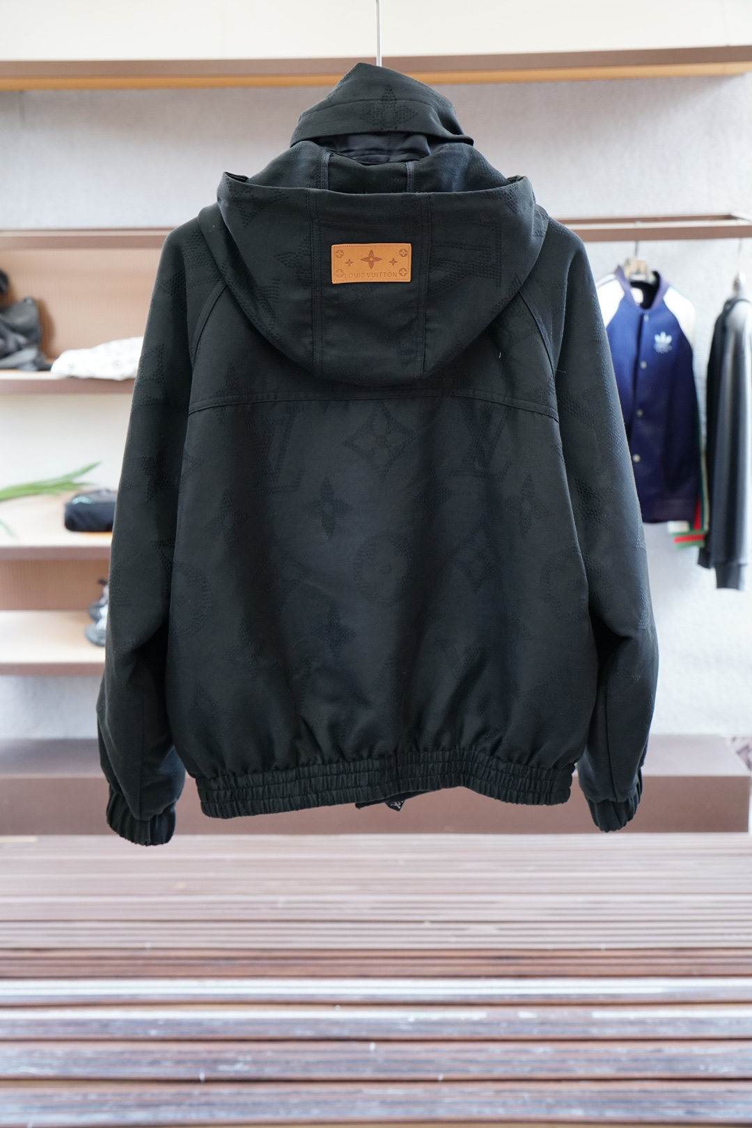 、Lv路意威登-意式重奢新品🔴系列戴帽夹克2025秋冬系列Lv-最新可拆卸夹克外套清爽的斜纹织布，多重混