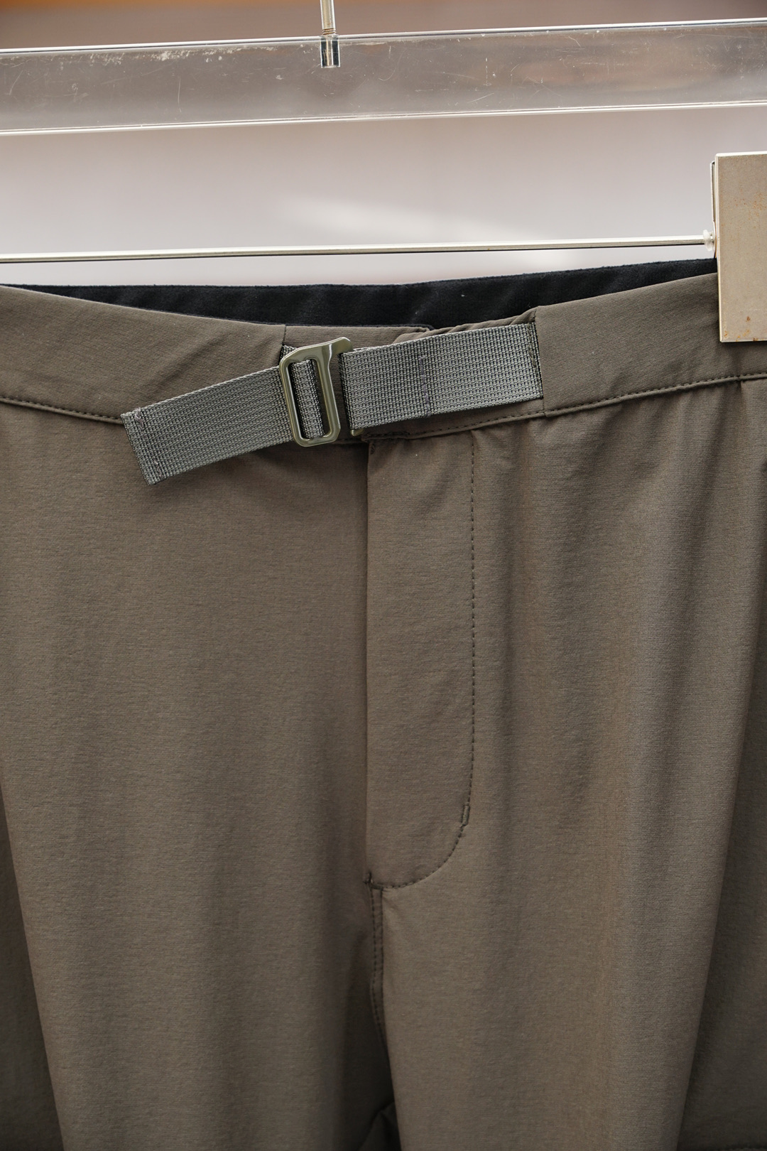 加拿大鹅-🆕时尚工装机能风，Canada经典双色运动卫裤2025 fall winter秋冬新款极具辨识