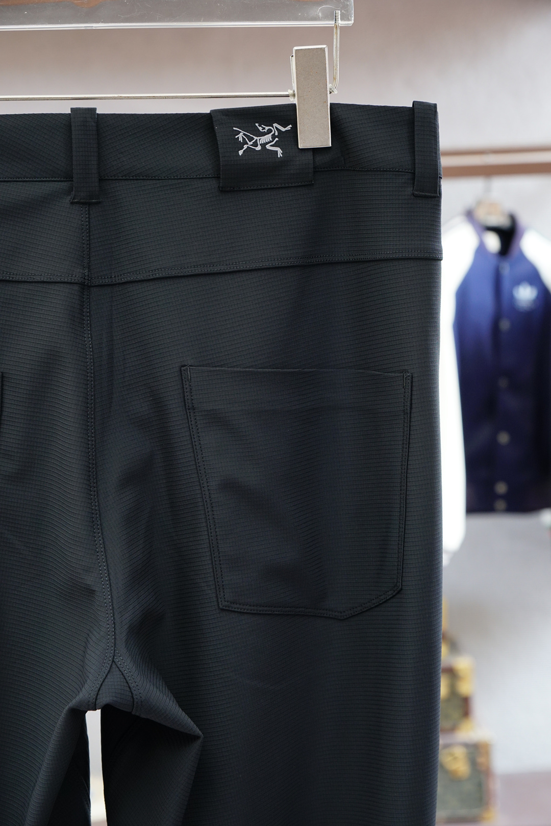 始祖鸟/PArcx*商务弹力西装裤简洁经典设计，精选65再生尼龙➕25人棉➕8弹力氨纶，混纺结合水洗预处