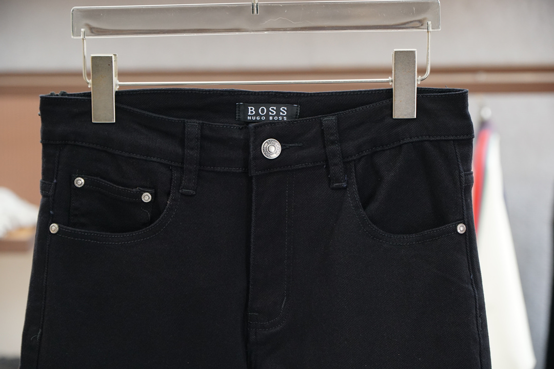 Boss-🍃2025秋冬最新品，专柜同步有售，时尚休闲裤，进口原版面料，做工极为复杂，唯一可以做代购级别