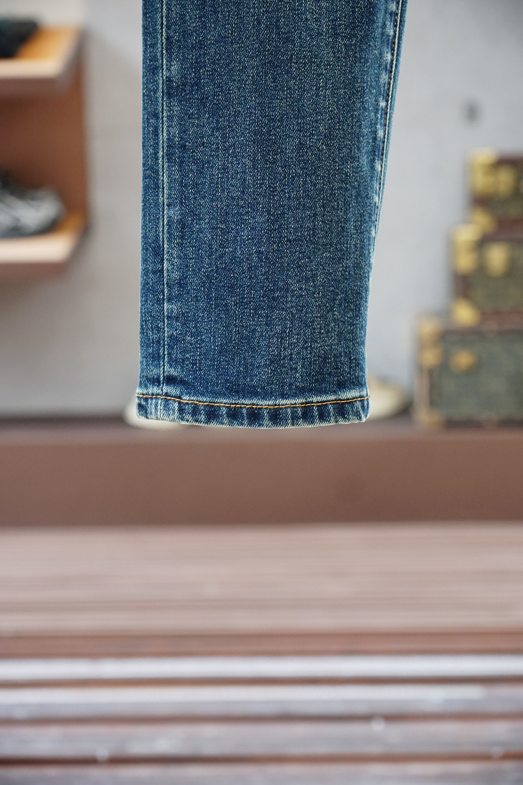 Fendi 芬迪/🍃2025秋冬最新品，专柜同步有售，时尚休闲裤，进口原版面料，做工极为复杂，唯一可以做