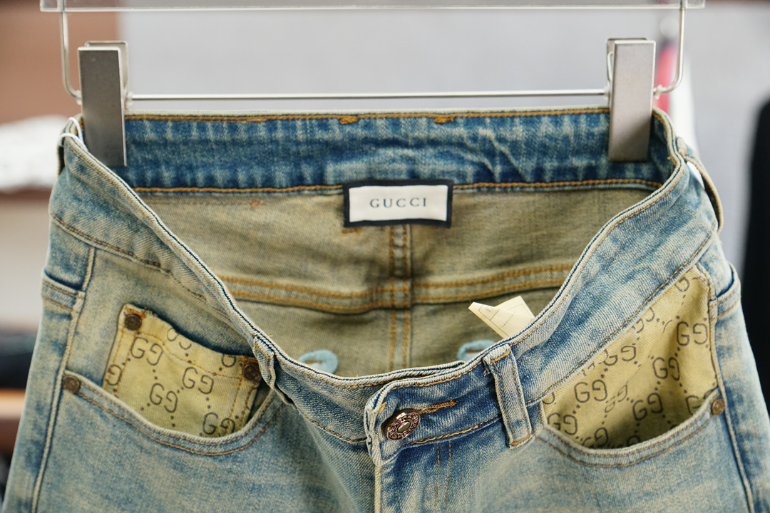 Gucci 古奇/🍃2025秋冬最新品，专柜同步有售，时尚休闲裤，进口原版面料，做工极为复杂，唯一可以做