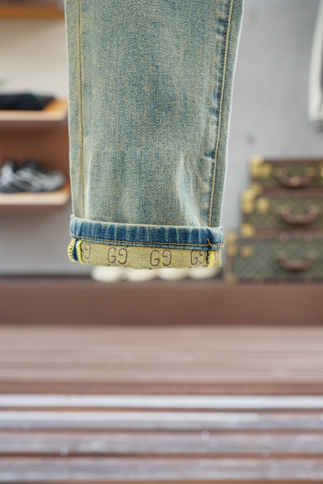 Gucci 古奇/🍃2025秋冬最新品，专柜同步有售，时尚休闲裤，进口原版面料，做工极为复杂，唯一可以做