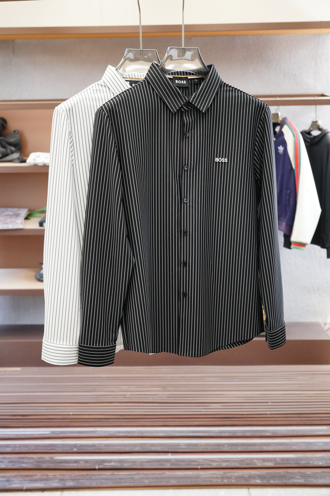 Boss-休闲长袖衬衫🌸翻领宽松尖领衬衣 同步官网发售 面料丝滑有光泽，免烫抗皱垂感十足，98%棉➕2%