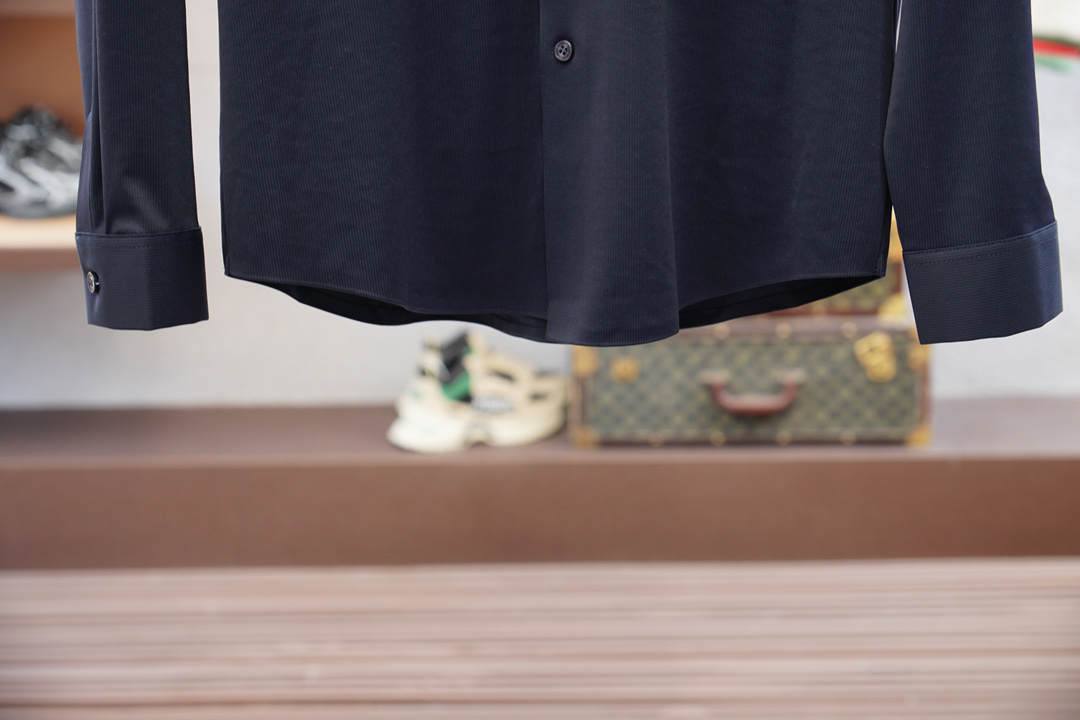 Boss-休闲长袖衬衫🌸翻领宽松尖领衬衣 同步官网发售 面料丝滑有光泽，免烫抗皱垂感十足，98%棉➕2%