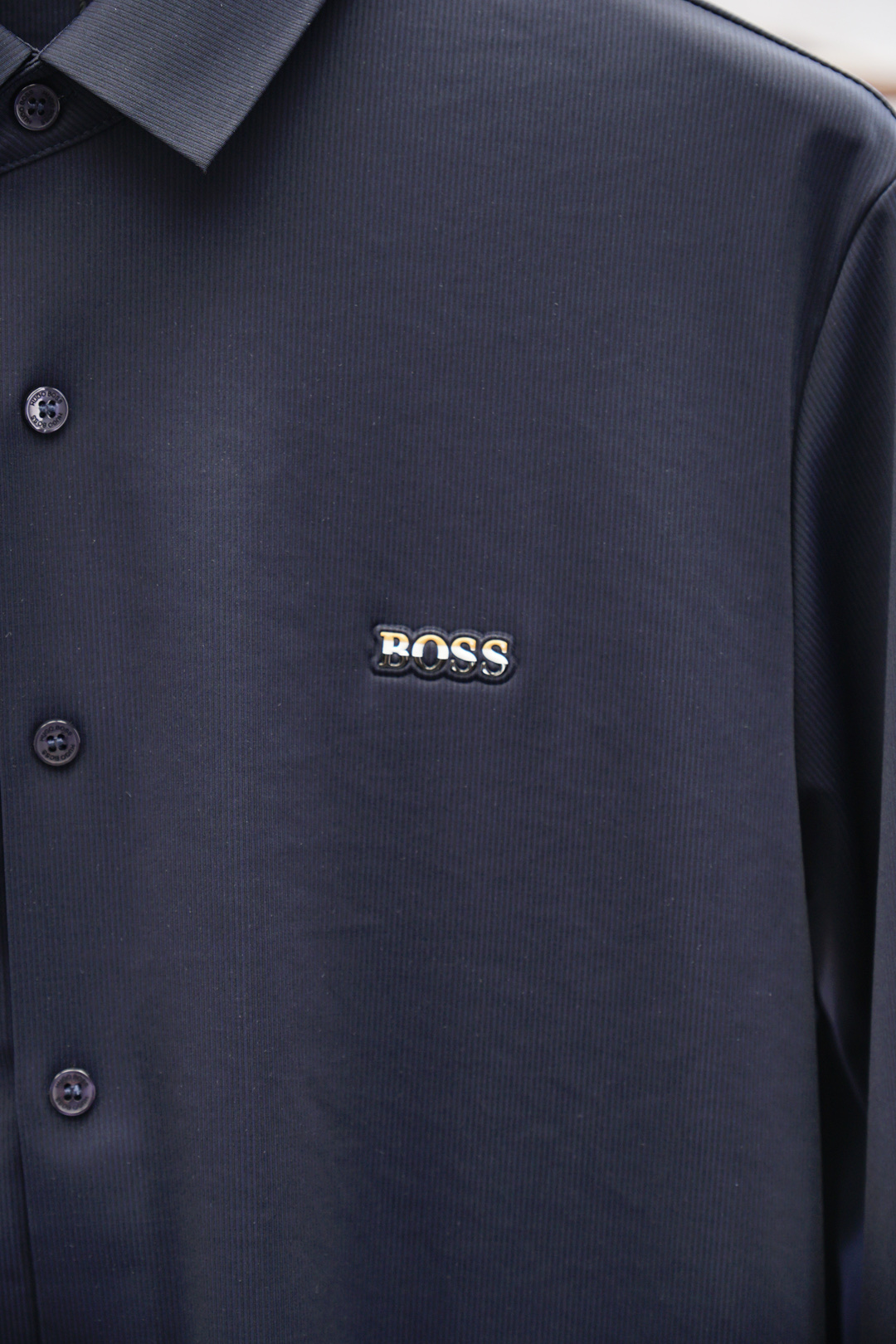 Boss-休闲长袖衬衫🌸翻领宽松尖领衬衣 同步官网发售 面料丝滑有光泽，免烫抗皱垂感十足，98%棉➕2%