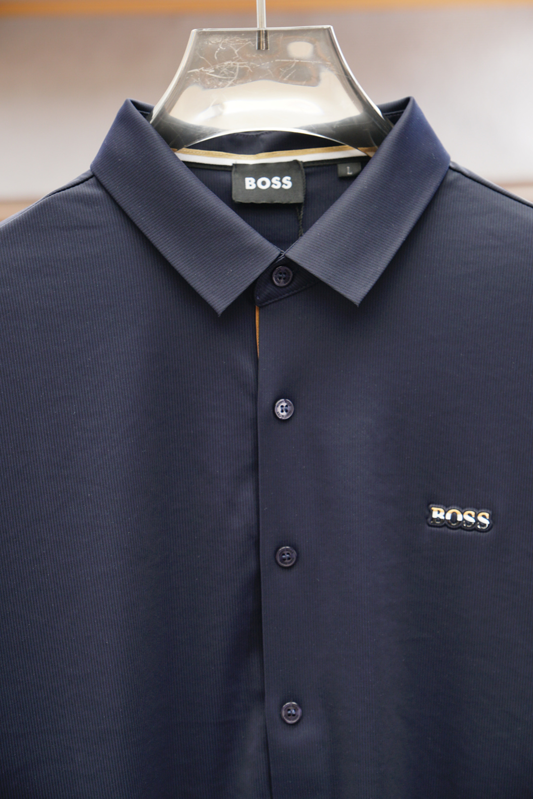 Boss-休闲长袖衬衫🌸翻领宽松尖领衬衣 同步官网发售 面料丝滑有光泽，免烫抗皱垂感十足，98%棉➕2%