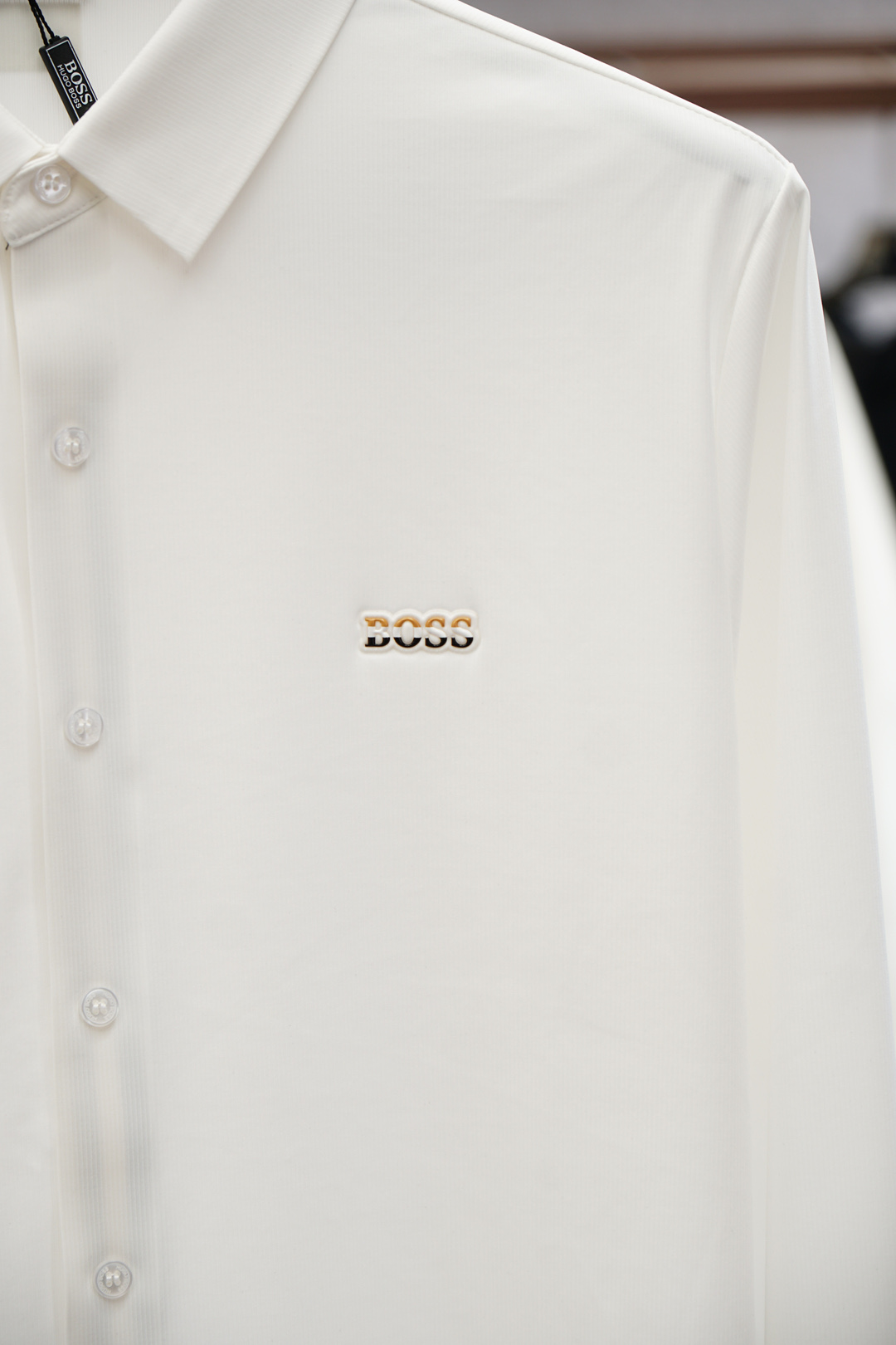 Boss-休闲长袖衬衫🌸翻领宽松尖领衬衣 同步官网发售 面料丝滑有光泽，免烫抗皱垂感十足，98%棉➕2%