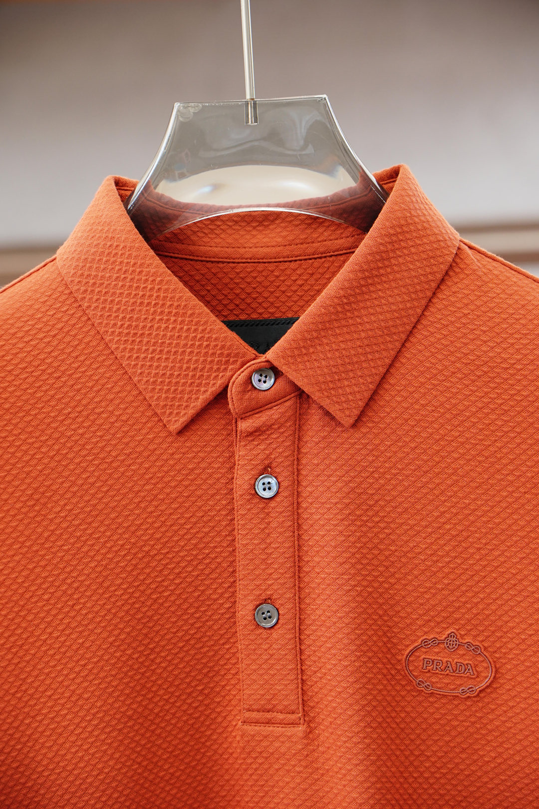 Prada普拉达/2025秋冬系列上新✨ 长袖Polo 衬衫，奢华经典元素设计！采用舒适透气针织面料🔥属