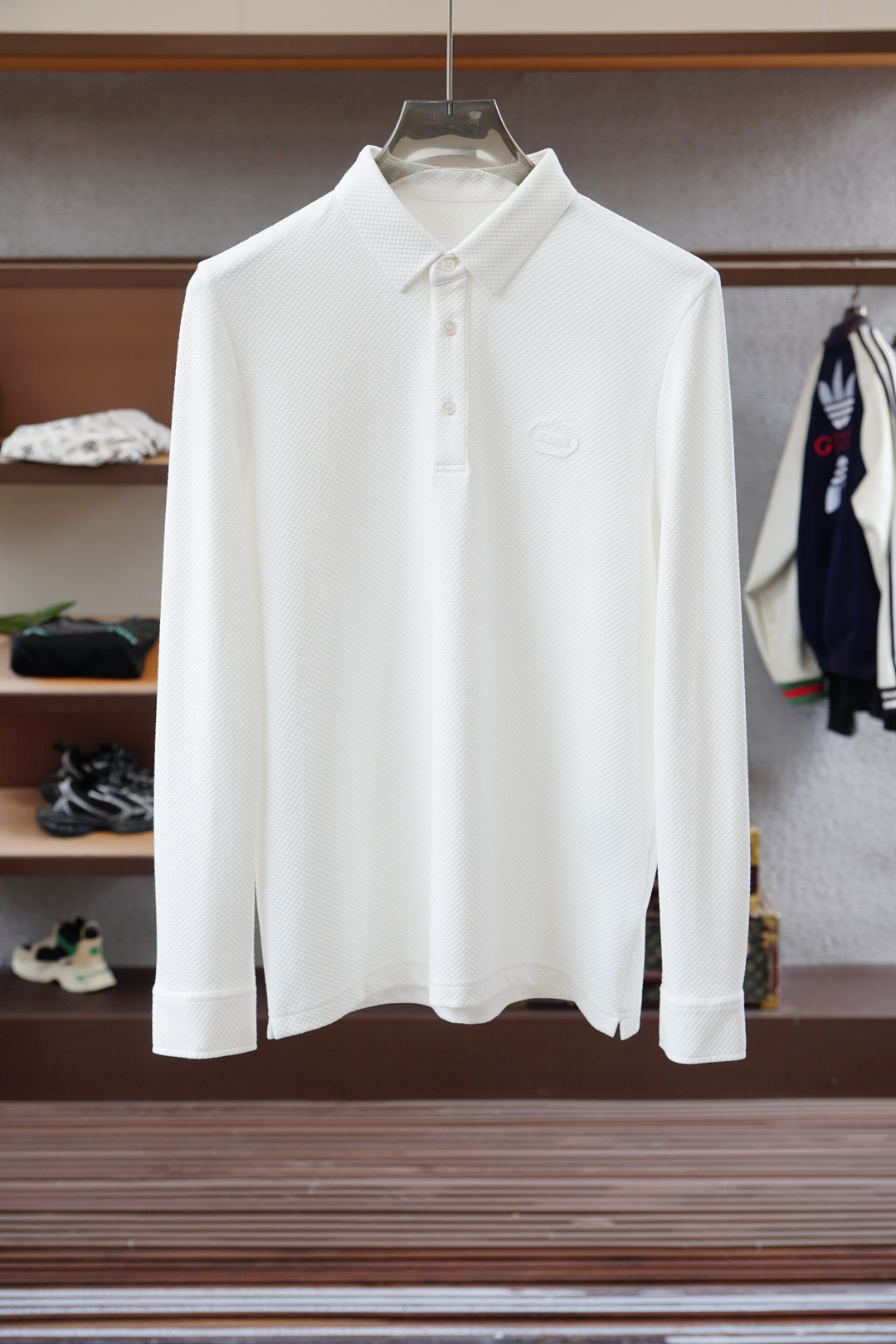 Prada普拉达/2025秋冬系列上新✨ 长袖Polo 衬衫，奢华经典元素设计！采用舒适透气针织面料🔥属