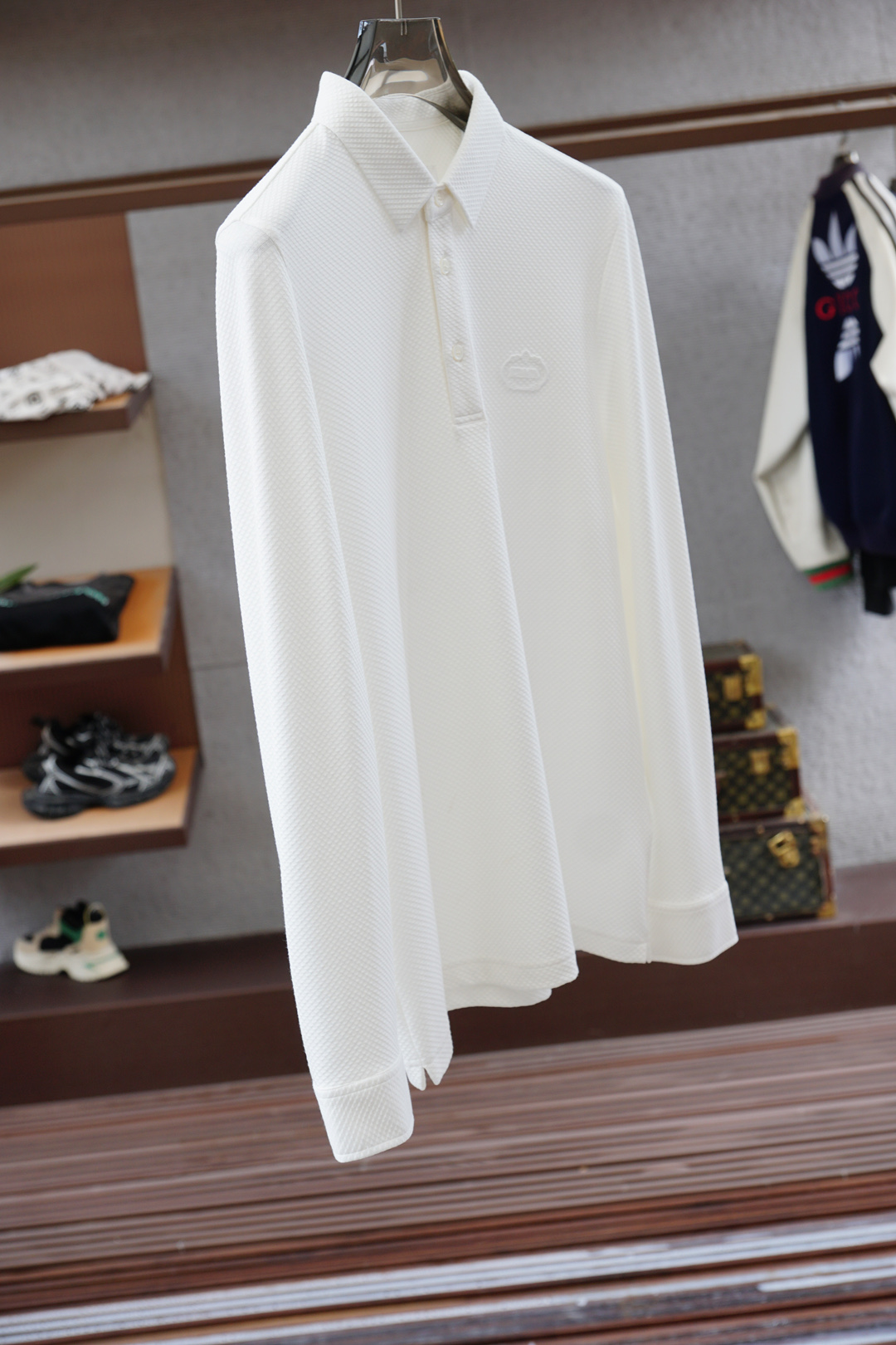 Prada普拉达/2025秋冬系列上新✨ 长袖Polo 衬衫，奢华经典元素设计！采用舒适透气针织面料🔥属