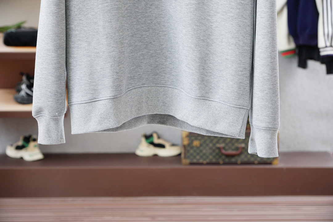 2025秋冬系列上🍎Loewe罗意威/套头圆领卫衣 纯色LOGO搭配刺绣🪡大标 高端大气经典系列，经典圆