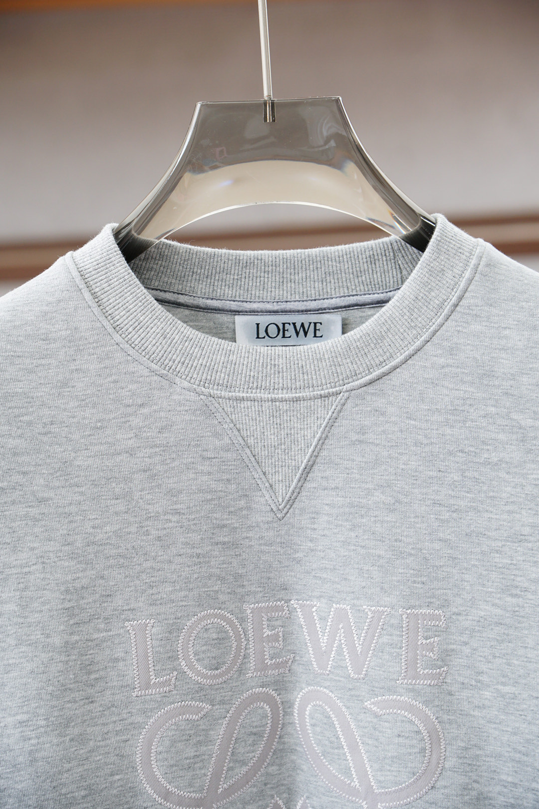 2025秋冬系列上🍎Loewe罗意威/套头圆领卫衣 纯色LOGO搭配刺绣🪡大标 高端大气经典系列，经典圆