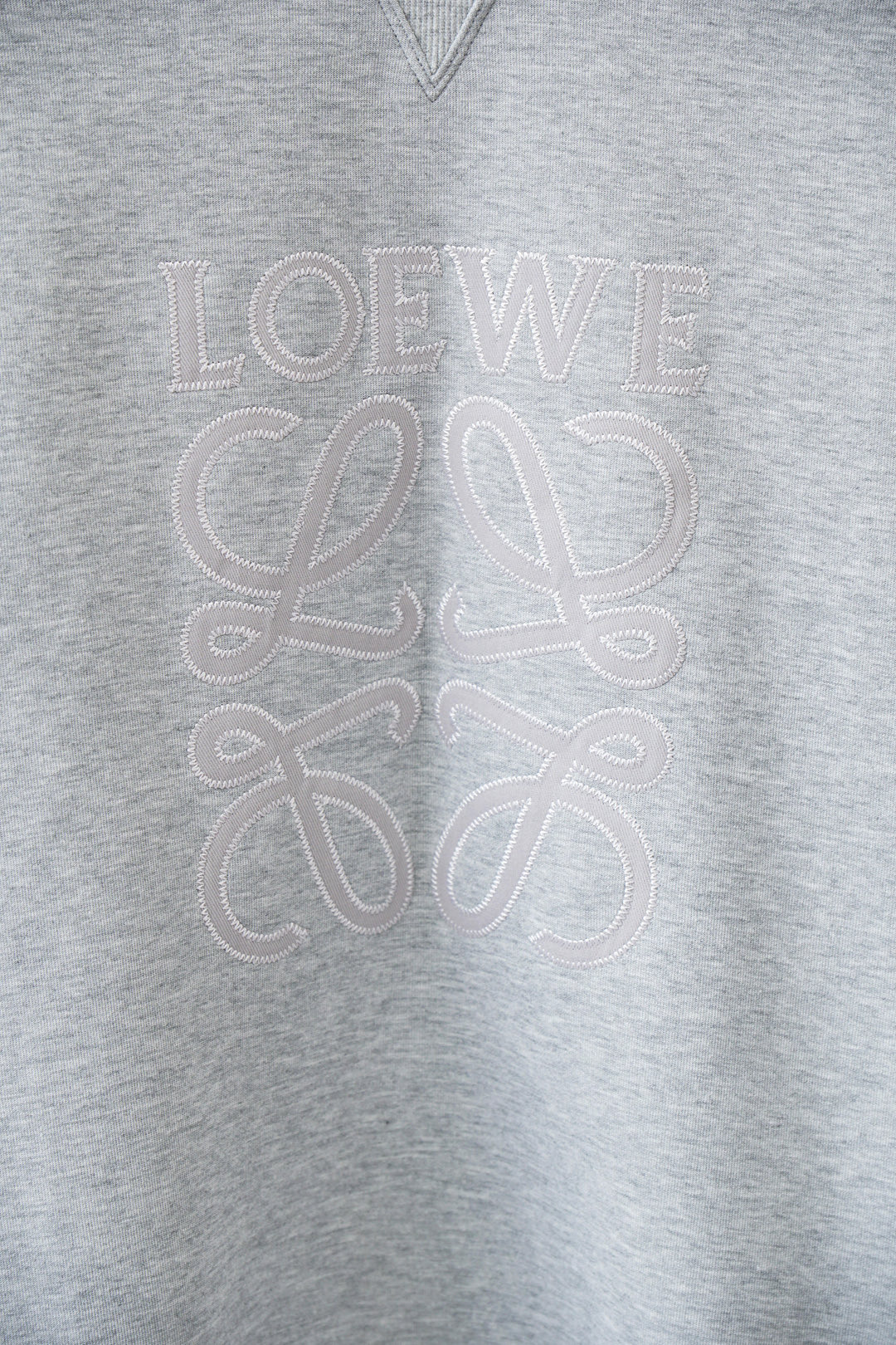 2025秋冬系列上🍎Loewe罗意威/套头圆领卫衣 纯色LOGO搭配刺绣🪡大标 高端大气经典系列，经典圆