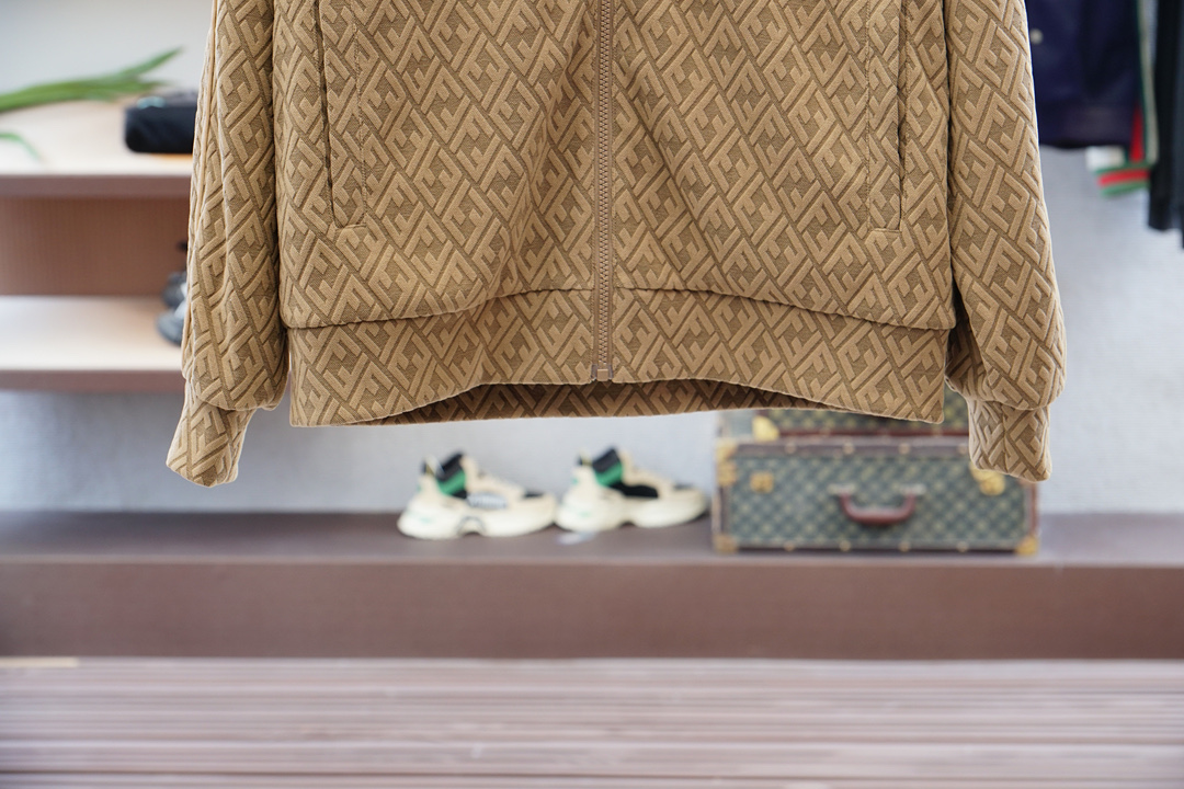 Fendi 芬迪-秋冬新款系列#🍂开启秋冬穿搭新玩法，秋冬新款外套2025最新系列，经典的100%聚酯纤