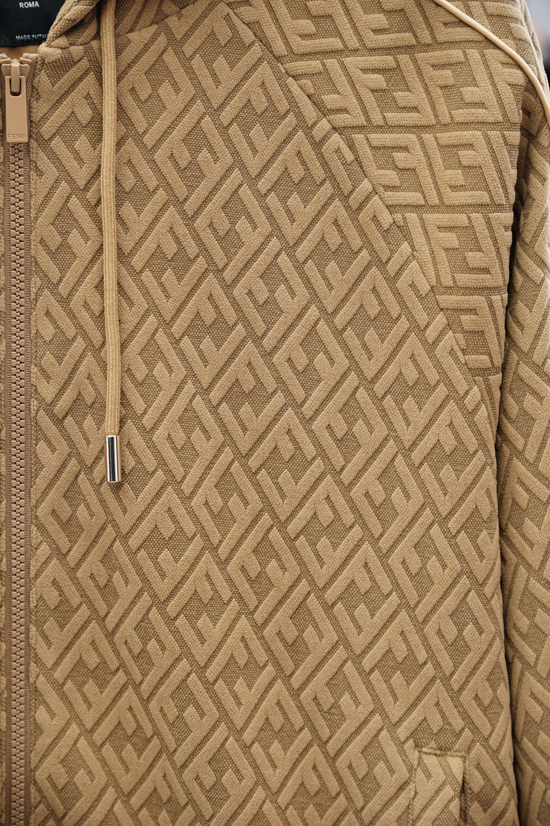 Fendi 芬迪-秋冬新款系列#🍂开启秋冬穿搭新玩法，秋冬新款外套2025最新系列，经典的100%聚酯纤