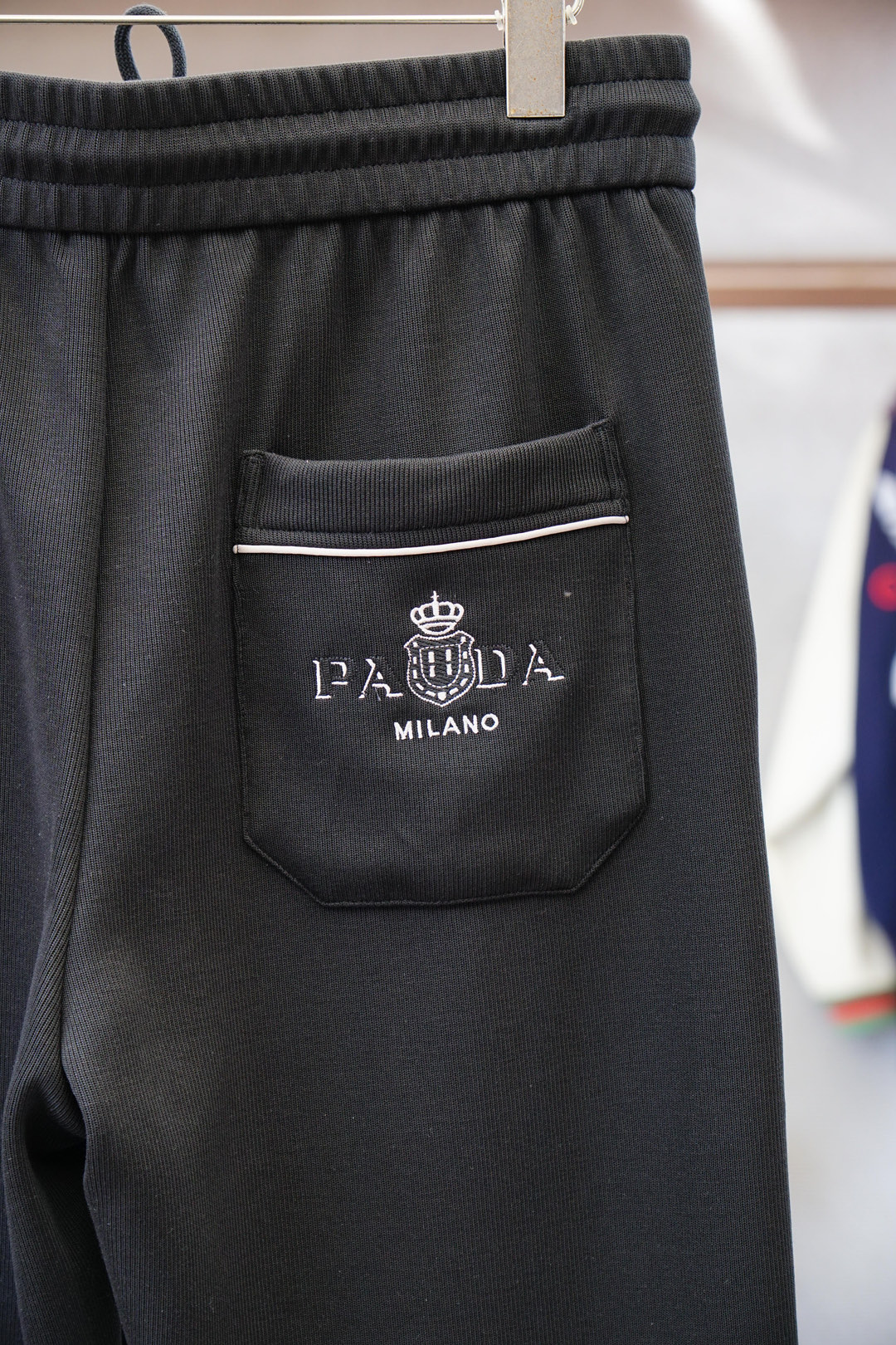 Prada普拉达/2025、秋冬新款，码数M-3XL，进口超细棉➕氨纶质感格外透气舒适。采用简约修身版型