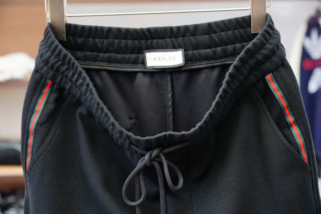 Gucci 古奇/2025、秋冬新款，码数M-3XL，进口超细棉➕氨纶质感格外透气舒适。采用简约修身版型