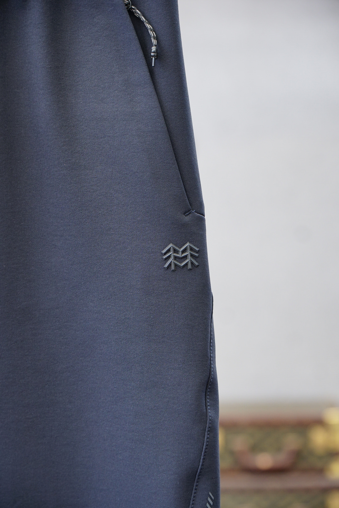 汉森/2025、秋冬新款，码数M-3XL，进口超细防风料子➕氨纶质感格外透气舒适。采用简约修身版型，令腿