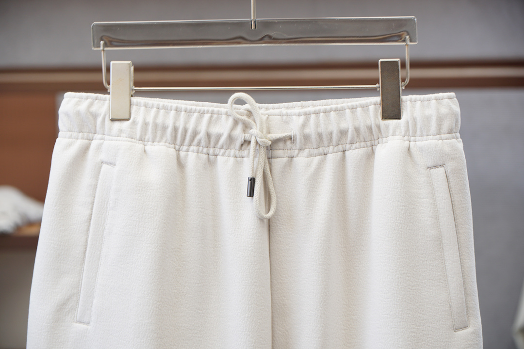 Fendi芬迪，2025、秋冬新款香蕉裤，弯刀裤、最新裤型，超级修饰身材，码数M-3XL，进口超细棉➕氨