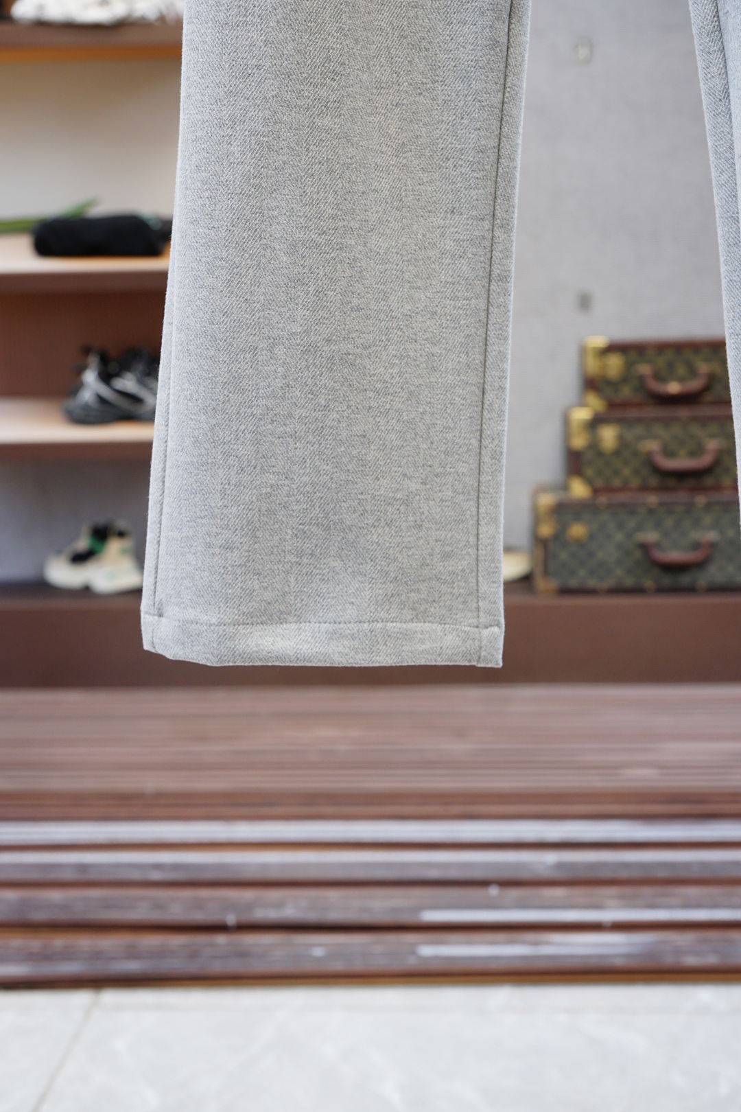 Fendi芬迪，2025、秋冬新款，码数M-3XL，进口超细棉➕氨纶质感格外透气舒适。采用简约修身版型，