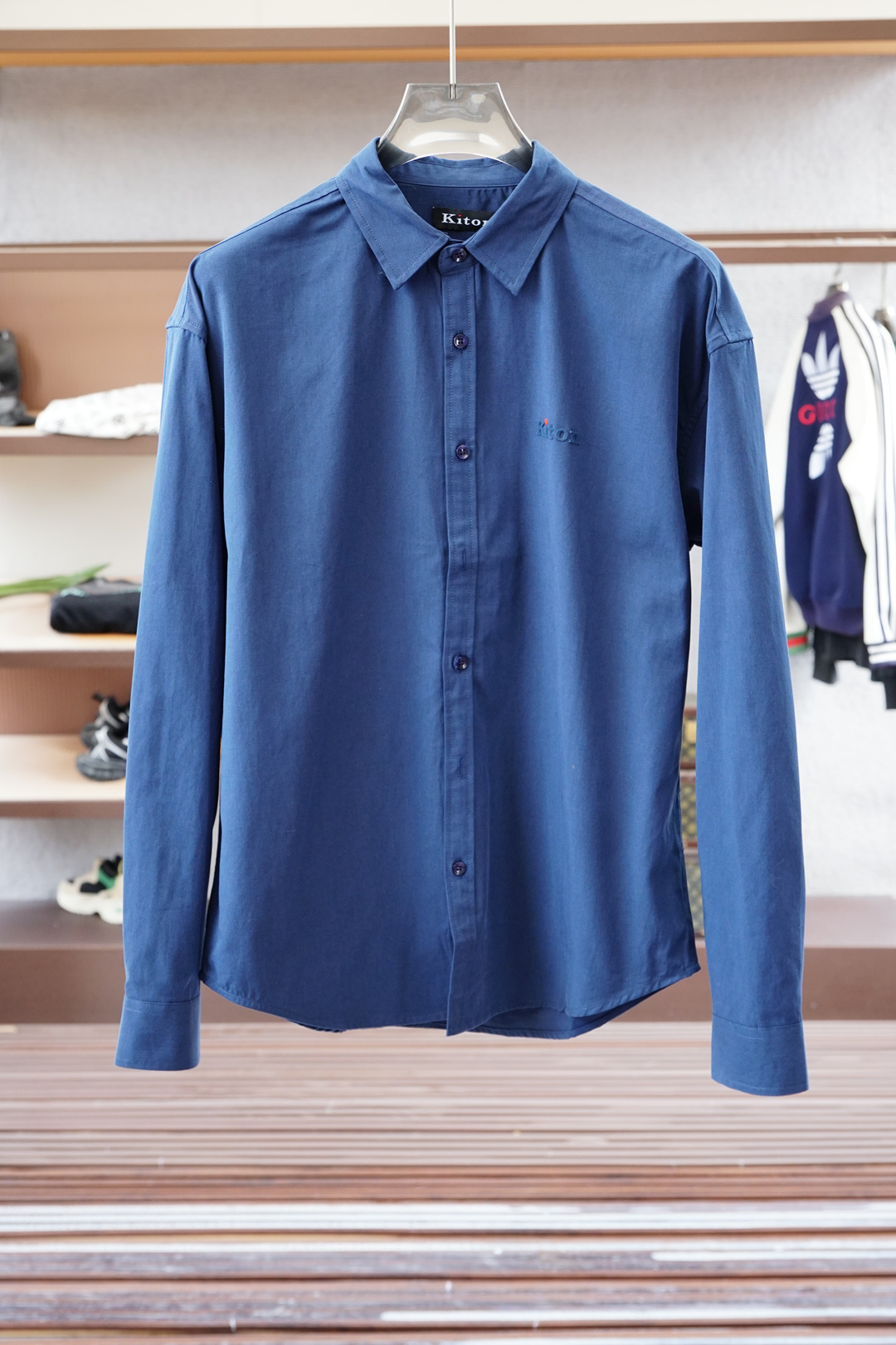 Kiton 奇顿/🍎2025新品 专柜在售 时尚高端男装衬衣，纯白色设计干净利落整洁，董事长精英必备系列