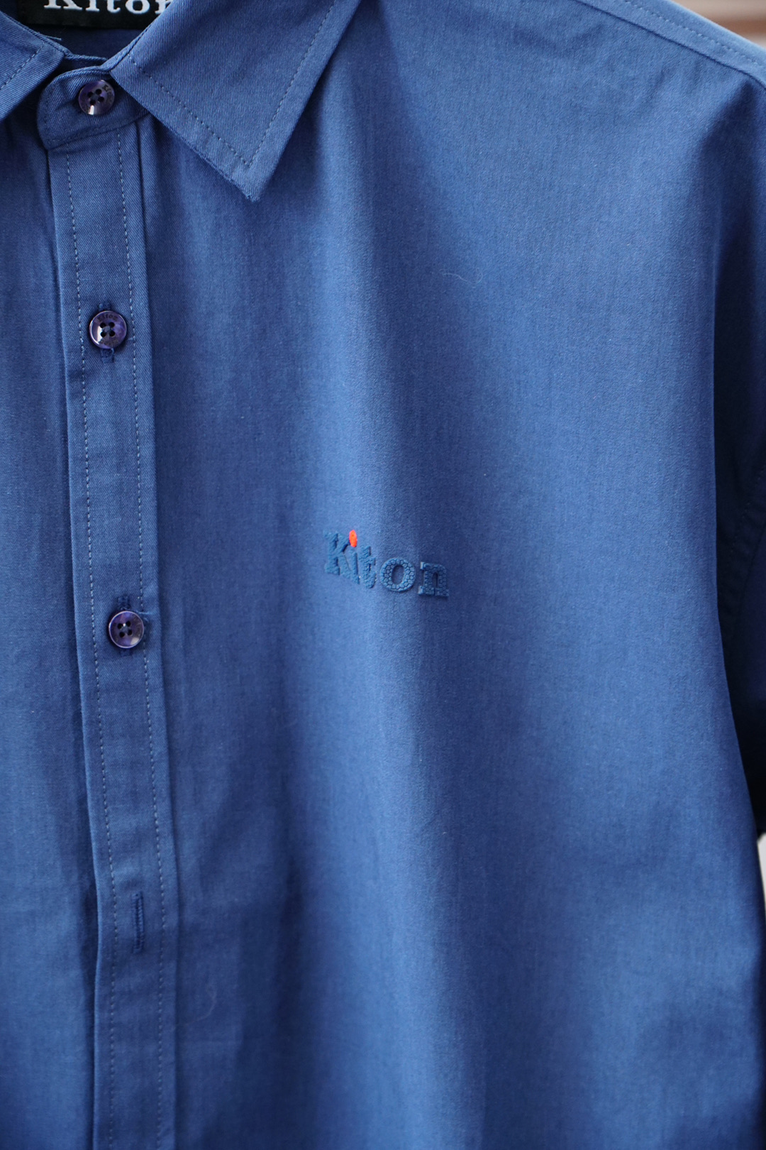 Kiton 奇顿/🍎2025新品 专柜在售 时尚高端男装衬衣，纯白色设计干净利落整洁，董事长精英必备系列