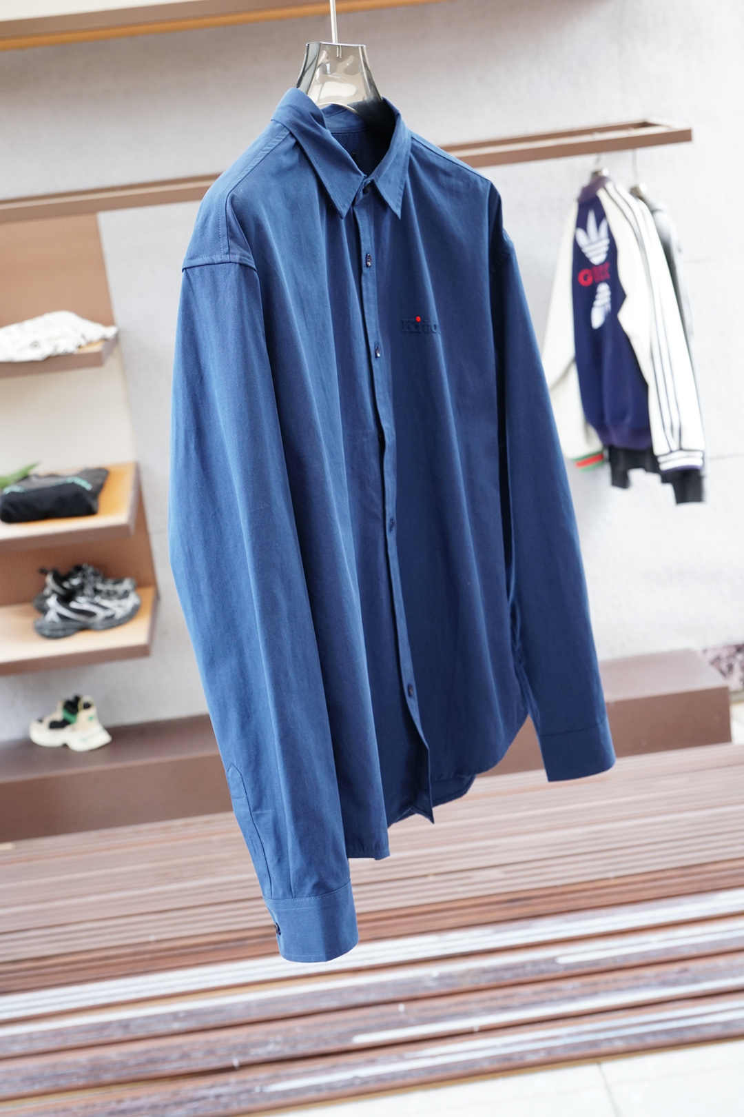 Kiton 奇顿/🍎2025新品 专柜在售 时尚高端男装衬衣，纯白色设计干净利落整洁，董事长精英必备系列
