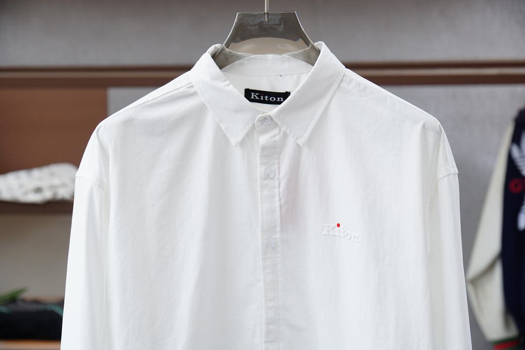 Kiton 奇顿/🍎2025新品 专柜在售 时尚高端男装衬衣，纯白色设计干净利落整洁，董事长精英必备系列