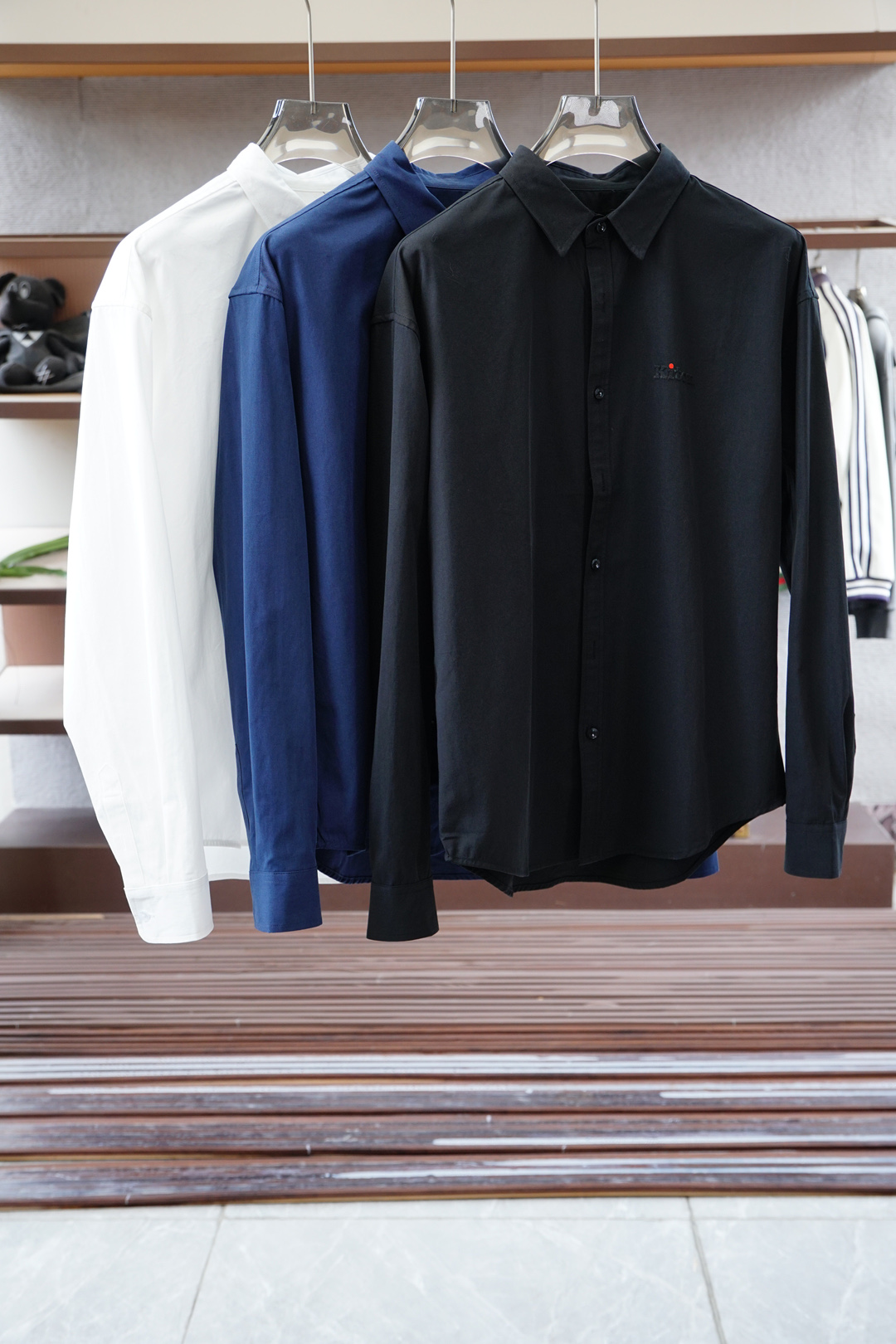 Kiton 奇顿/🍎2025新品 专柜在售 时尚高端男装衬衣，纯白色设计干净利落整洁，董事长精英必备系列