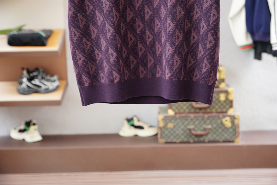 Dior迪奥🍐高级成衣 2025秋冬打底系列！熟男 轻熟男 最爱款式 最经典净色通勤百搭帅气的圆领短袖打