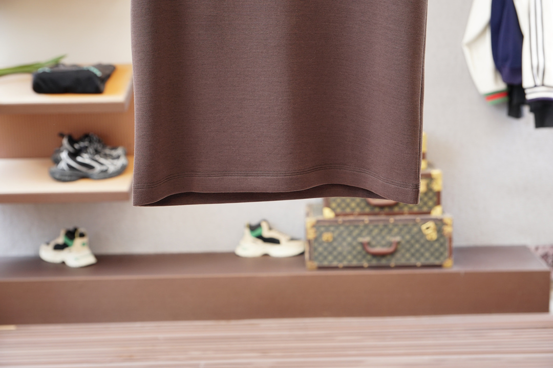 Dior迪奥🍐高级成衣 2025秋冬打底系列！熟男 轻熟男 最爱款式 最经典净色通勤百搭帅气的圆领短袖打