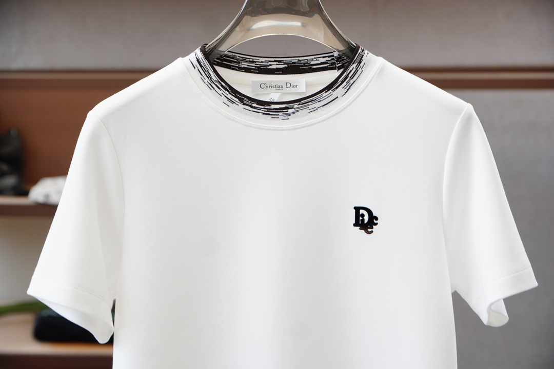 Dior迪奥🍐高级成衣 2025秋冬打底系列！熟男 轻熟男 最爱款式 最经典净色通勤百搭帅气的圆领短袖打
