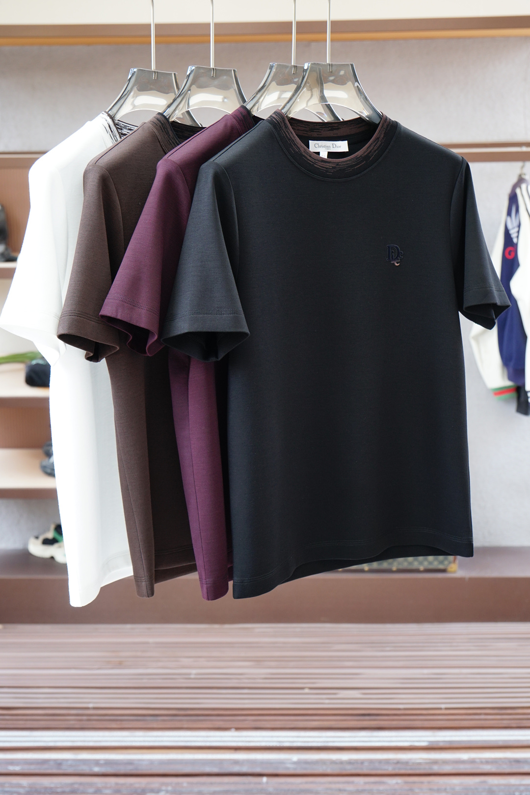 Dior迪奥🍐高级成衣 2025秋冬打底系列！熟男 轻熟男 最爱款式 最经典净色通勤百搭帅气的圆领短袖打