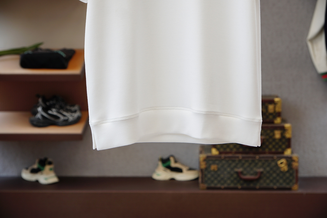 Dior迪奥🍐高级成衣 2025秋冬打底系列！熟男 轻熟男 最爱款式 最经典净色通勤百搭帅气的圆领短袖打