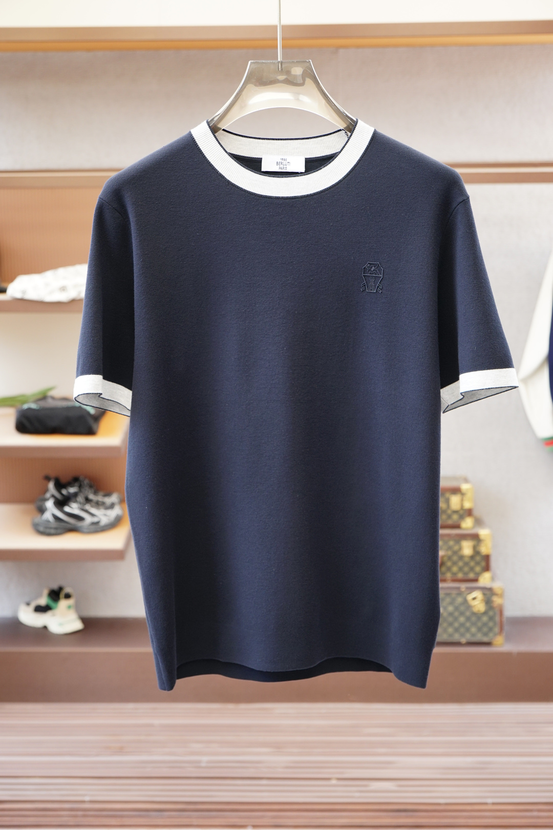 布鲁提，🍐高级成衣 2025秋冬打底系列！熟男 轻熟男 最爱款式 最经典净色通勤百搭帅气的圆领短袖打底衫