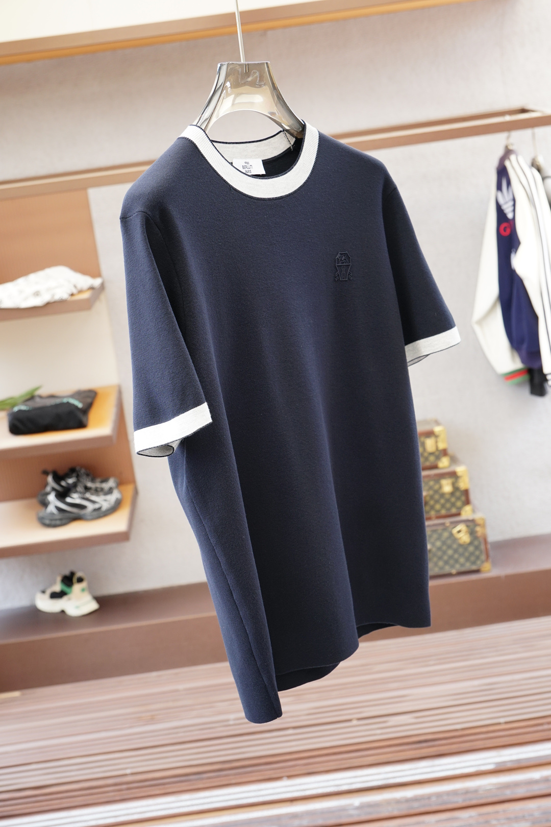 布鲁提，🍐高级成衣 2025秋冬打底系列！熟男 轻熟男 最爱款式 最经典净色通勤百搭帅气的圆领短袖打底衫