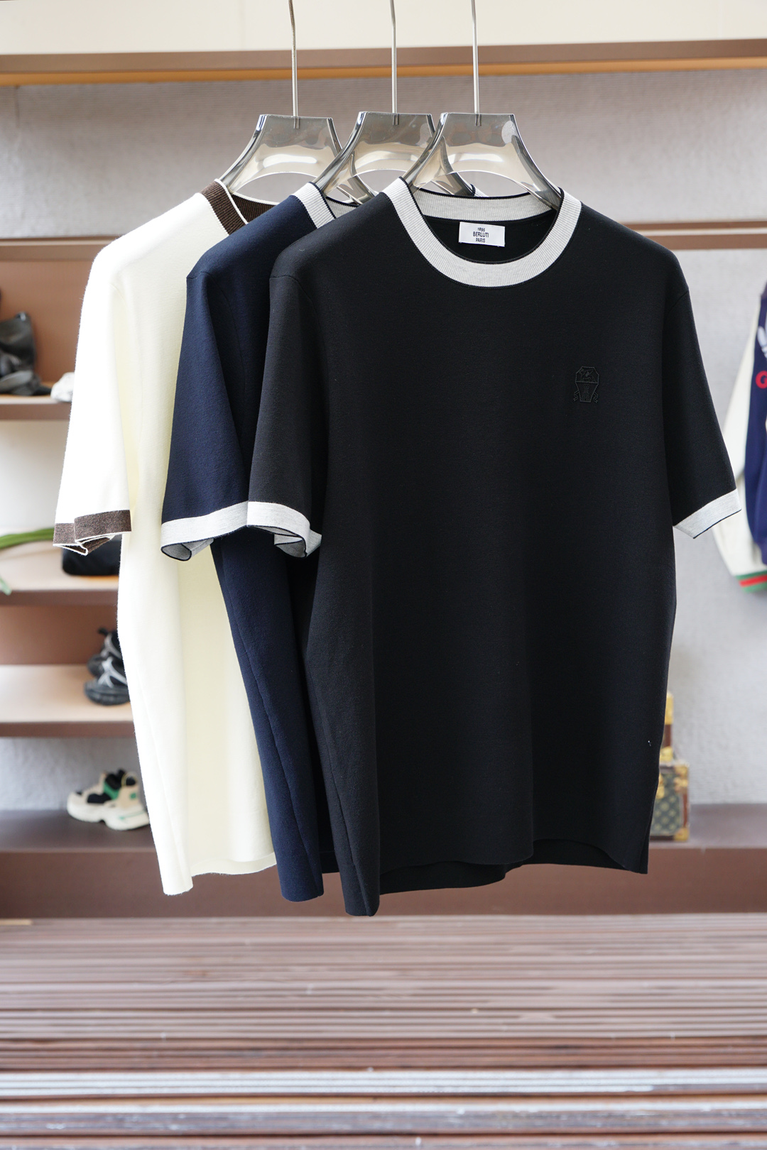 布鲁提，🍐高级成衣 2025秋冬打底系列！熟男 轻熟男 最爱款式 最经典净色通勤百搭帅气的圆领短袖打底衫