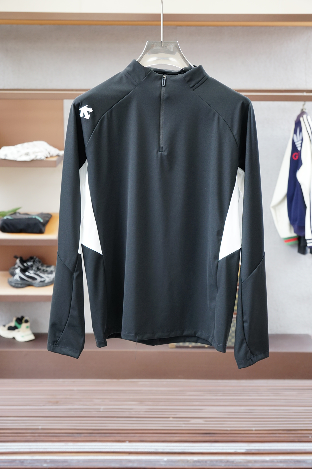 迪桑特-2025秋冬系列上新💐 长袖Polo 衬衫，奢华经典元素设计！采用舒适透气针织面料🔥属于入柜级别