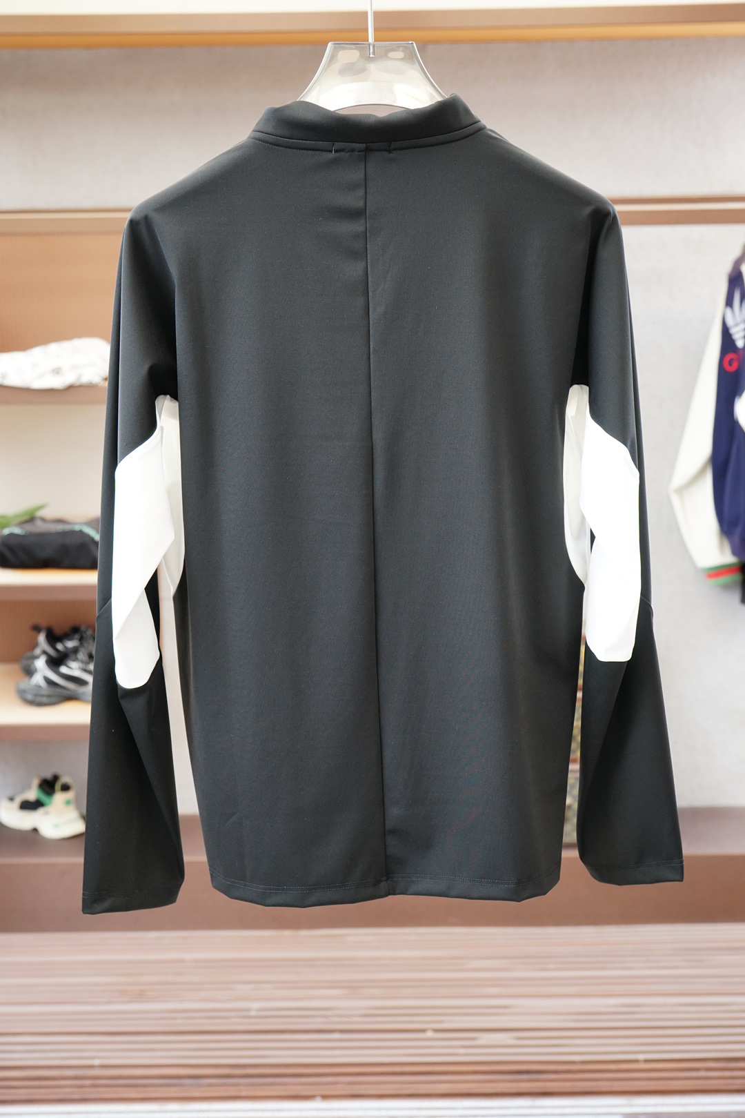 迪桑特-2025秋冬系列上新💐 长袖Polo 衬衫，奢华经典元素设计！采用舒适透气针织面料🔥属于入柜级别